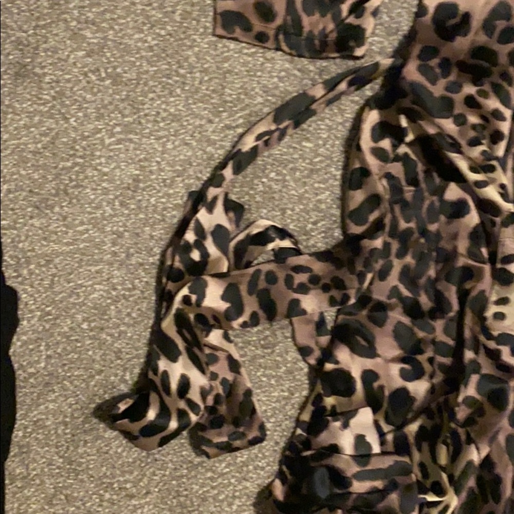 Men’s Robe - Picture 3 of 6